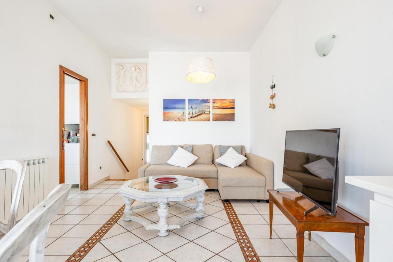 Attique With Terraces & Lovely Veranda Apartment Viareggio