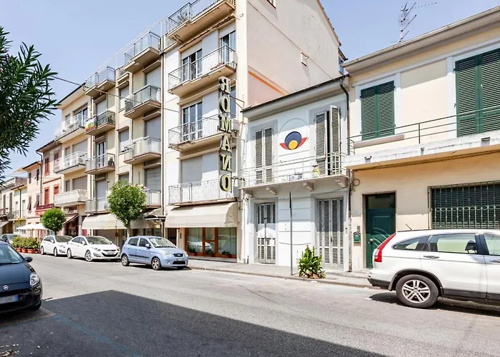 Viareggio Attique With Terraces & Lovely Veranda